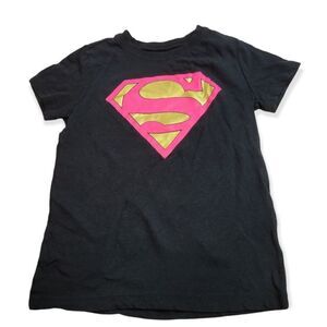 DC Comics Superman shirt M7/8 pink emblem